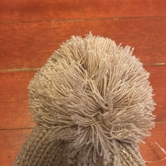 Steve Madden Winter Hat - Picture 3 of 4